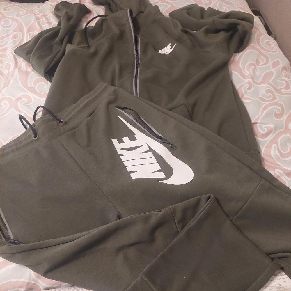 Jogging suit